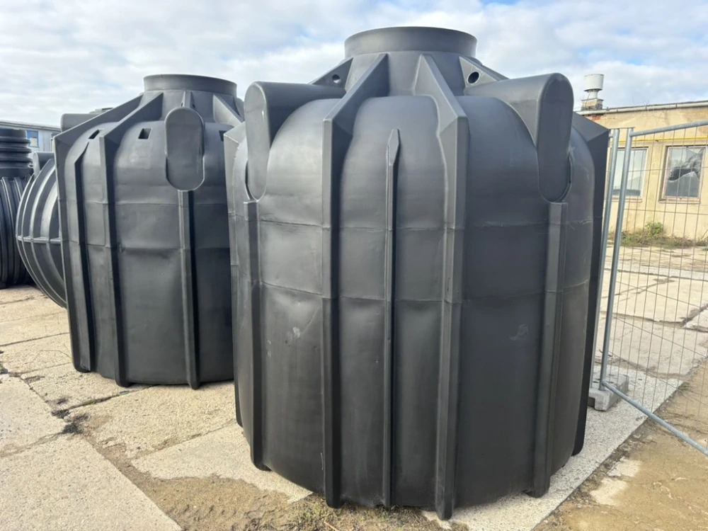 Nádrž na dešťovou vodu Globoline 8300 - sestava se systémem pro dům a zahradu - bez dopouštění